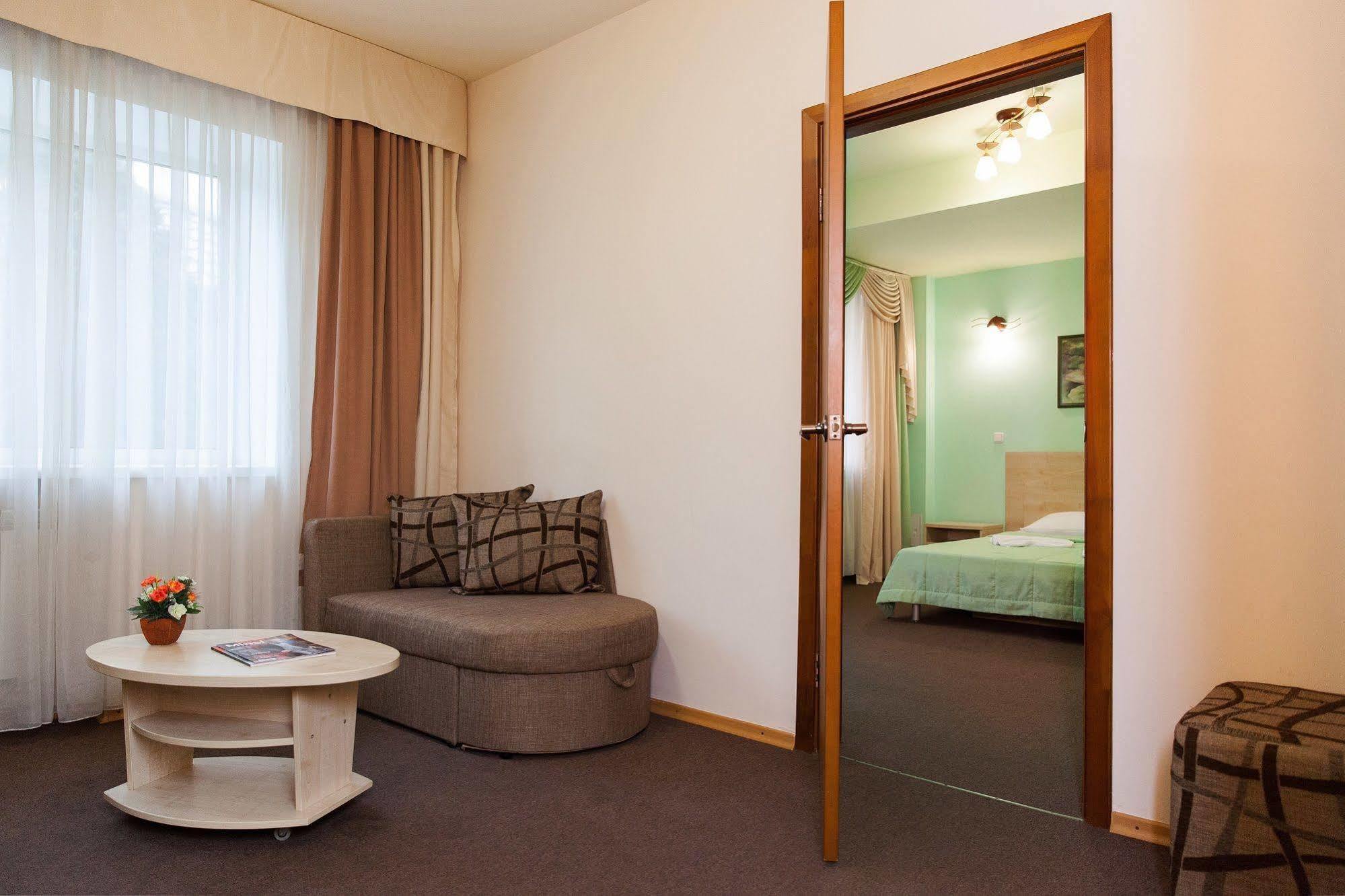 U Fontana Hotel Minsk Exterior foto